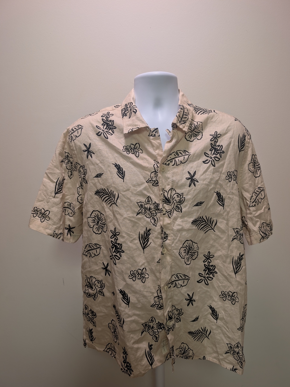 Men's Beige Floral Short-Sleeve Button-Down Shirt - Casual Print